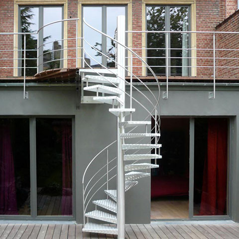 Escalier extérieur hélicoïdal