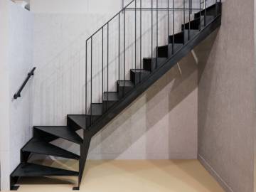 UP and DOWN : Escalier design en métal, minimaliste et moderne | SPIRA