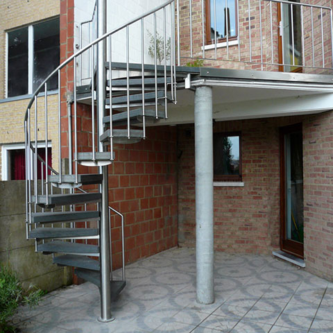 escalier à vis pour le jardin