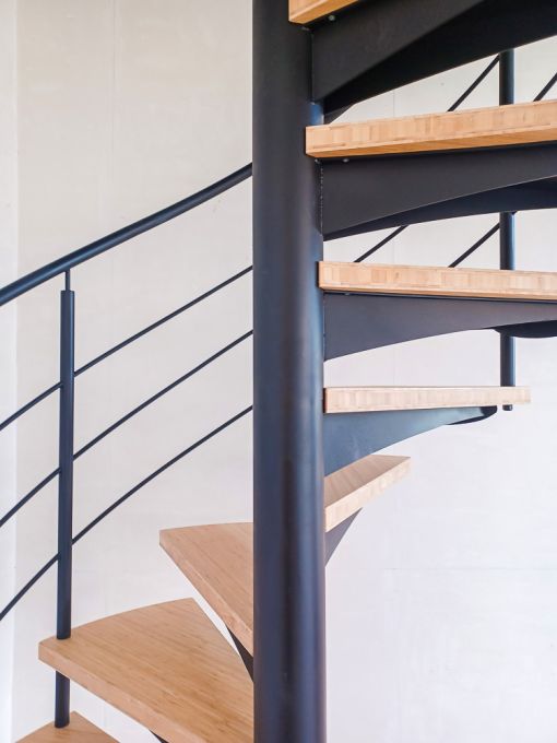 CARAKOLL 3 : Escalier colimaçon acier & bois sur mesure