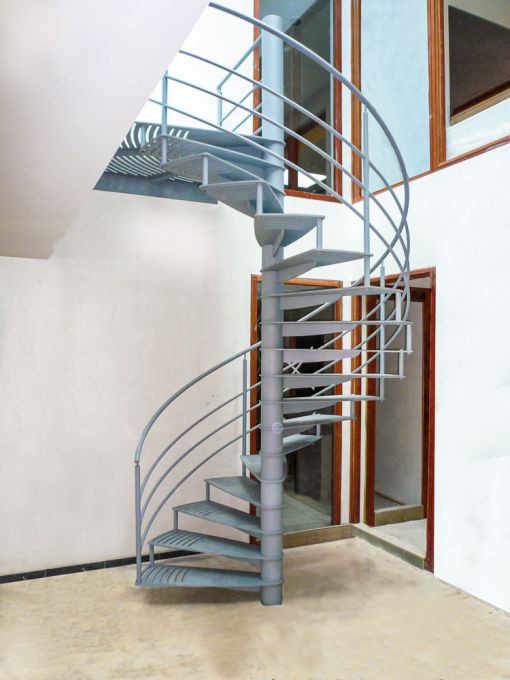 DUKE : escalier colimaçon en acier de grand diamètre