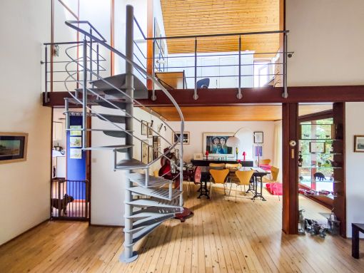 DUKE : escalier colimaçon en acier de grand diamètre