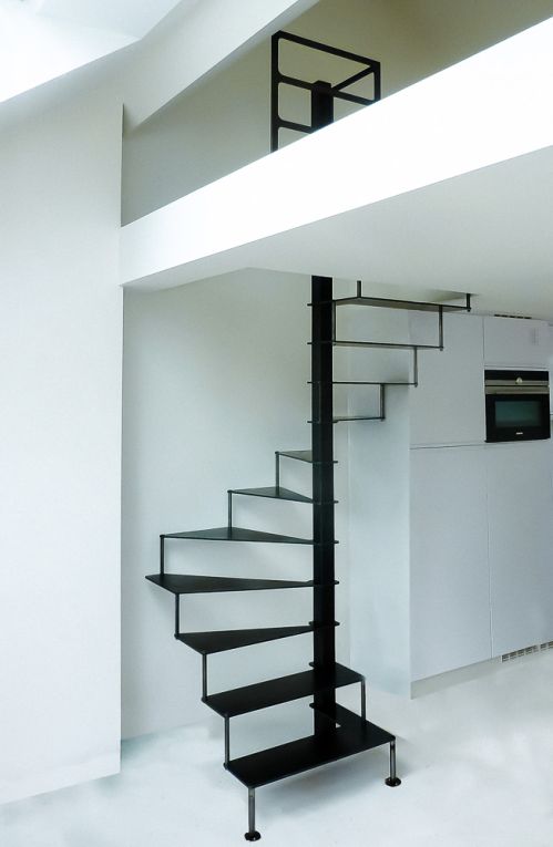 STEEL UP : colimaçon minimaliste pour les petits espaces STEEL UP : colimaçon minimaliste pour les petits espaces