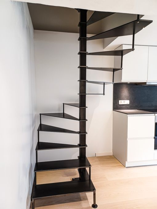 STEEL UP : colimaçon minimaliste pour les petits espaces STEEL UP : colimaçon minimaliste pour les petits espaces