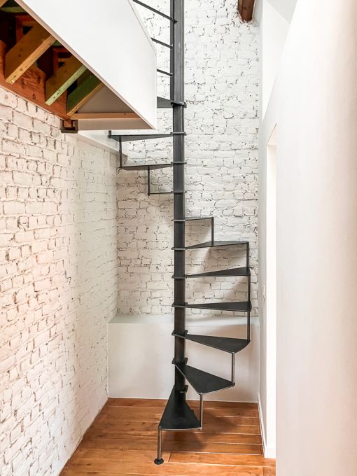 STEEL UP : colimaçon minimaliste pour les petits espaces STEEL UP : colimaçon minimaliste pour les petits espaces