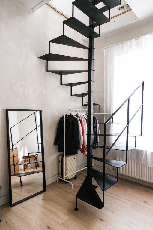 STEEL UP : colimaçon minimaliste pour les petits espaces STEEL UP : colimaçon minimaliste pour les petits espaces