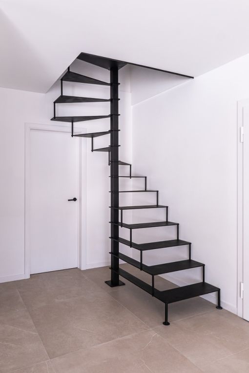 STEEL UP : colimaçon minimaliste pour les petits espaces STEEL UP : colimaçon minimaliste pour les petits espaces