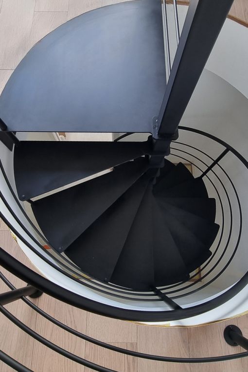 CIRCLE STEEL : escalier colimaçon tout acier minimaliste et design