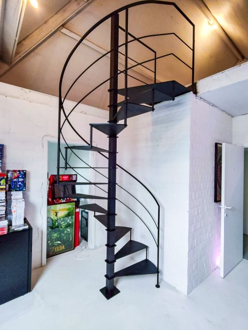 CIRCLE STEEL : escalier colimaçon tout acier minimaliste et design