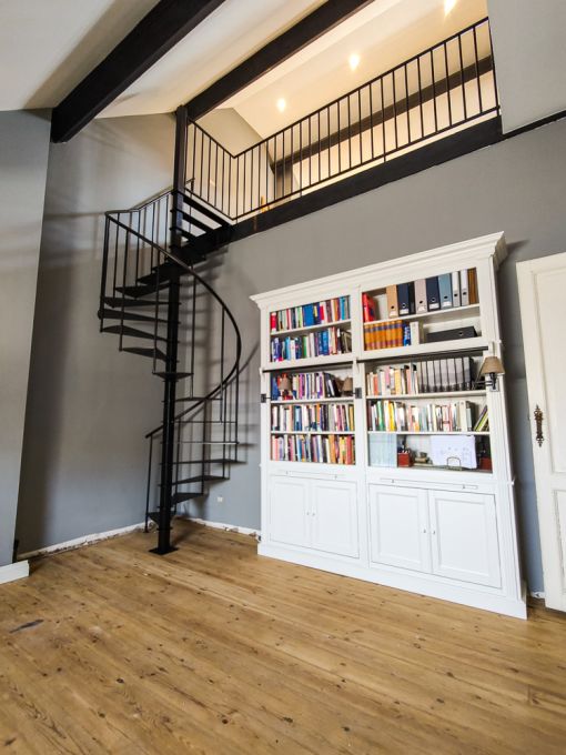 CIRCLE STEEL : escalier colimaçon tout acier minimaliste et design