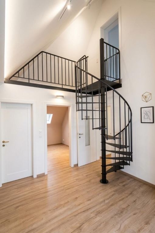CIRCLE STEEL: stalen spiltrap met minimalistisch design CIRCLE STEEL: stalen spiltrap met minimalistisch design