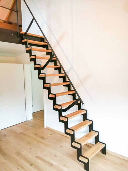 Escalier UP : petit escalier gain de place, économique et sur mesure Escalier UP : petit escalier gain de place, économique et sur mesure