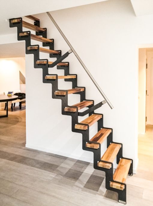 Escalier UP : petit escalier gain de place, économique et sur mesure Escalier UP : petit escalier gain de place, économique et sur mesure