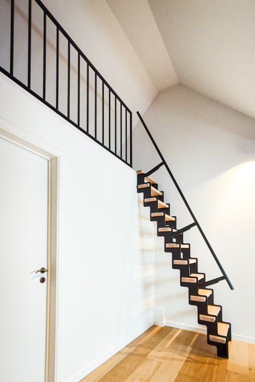 Escalier UP : petit escalier gain de place, économique et sur mesure Escalier UP : petit escalier gain de place, économique et sur mesure