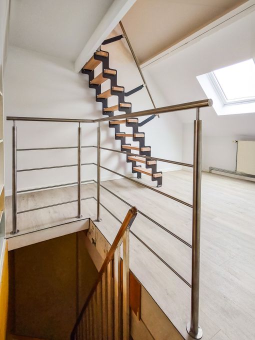 Escalier UP : petit escalier gain de place, économique et sur mesure Escalier UP : petit escalier gain de place, économique et sur mesure