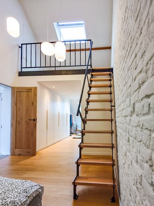 Escalier UP : petit escalier gain de place, économique et sur mesure Escalier UP : petit escalier gain de place, économique et sur mesure