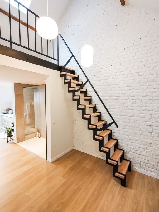 Escalier UP : petit escalier gain de place, économique et sur mesure Escalier UP : petit escalier gain de place, économique et sur mesure