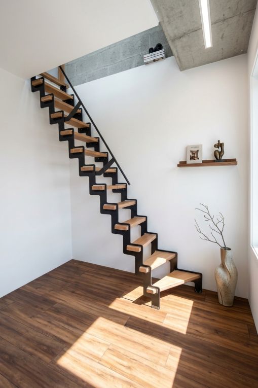 Escalier UP : petit escalier gain de place, économique et sur mesure