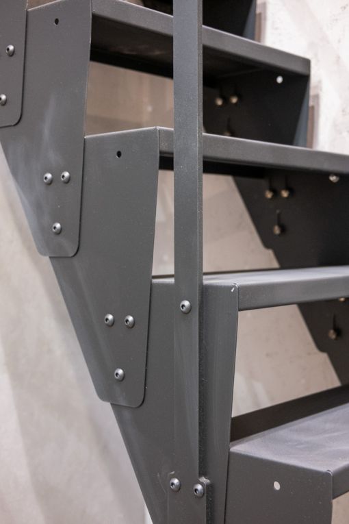 Échelle U-PIL : escalier compact et économique en acier