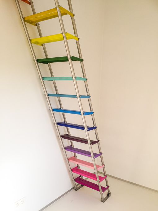 MOIRA XL : escalier droit design en inox qui structure votre espace