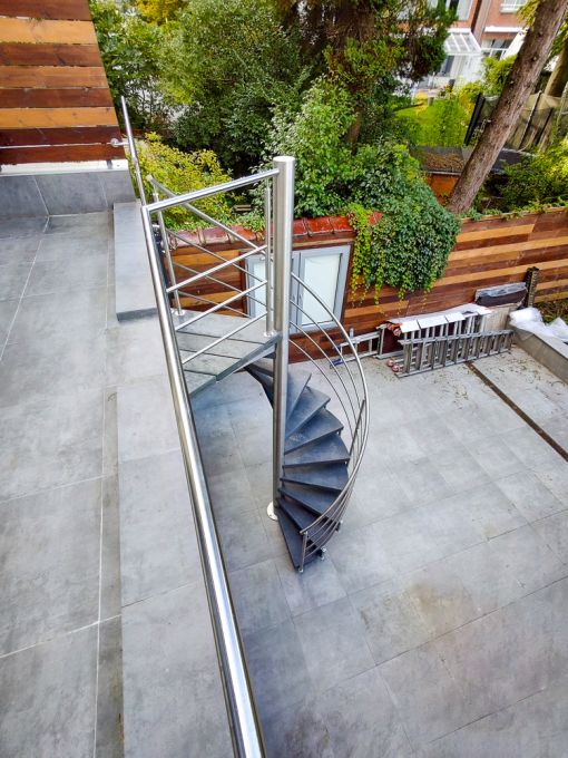OUTINOX : escalier colimaçon en inox pour l’extérieur