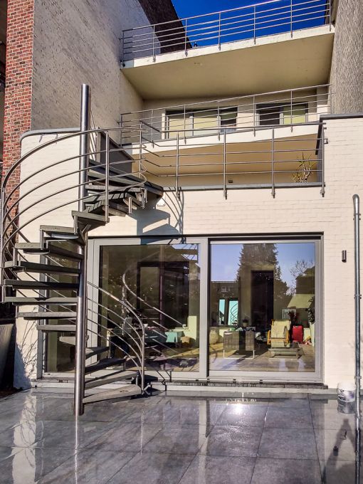 OUTINOX : escalier colimaçon en inox pour l’extérieur