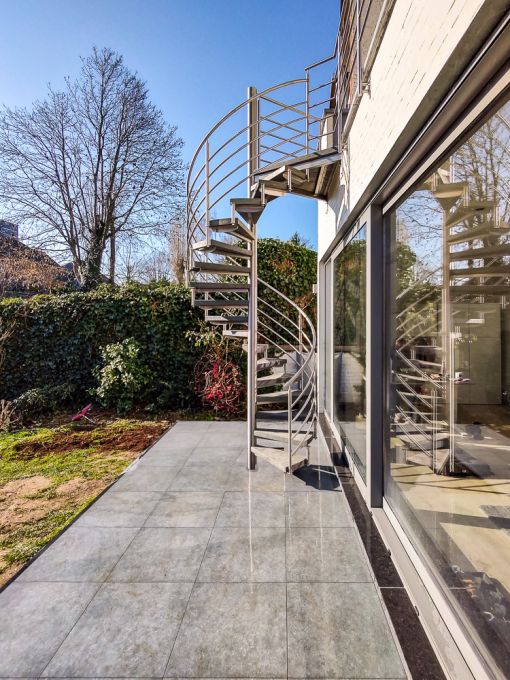 OUTINOX : escalier colimaçon en inox pour l’extérieur
