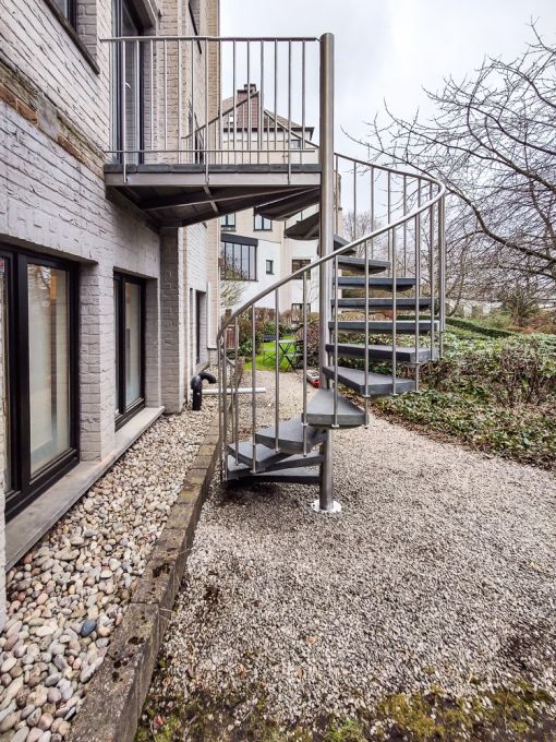 OUTINOX : escalier colimaçon en inox pour l’extérieur