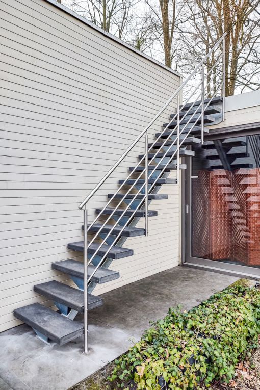 LOGI EXT : escalier extérieur moderne en inox sur mesure