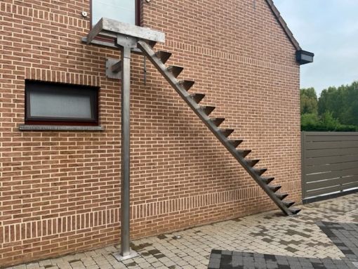 LOGI EXT : escalier extérieur moderne en inox sur mesure