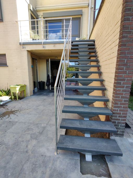 LOGI EXT : escalier extérieur moderne en inox sur mesure