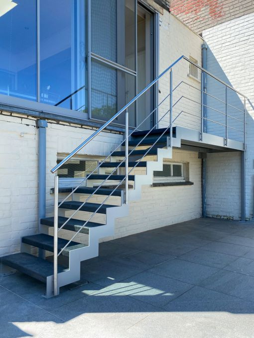 UP DOWN EXT : escalier extérieur sûr, confortable et moderne