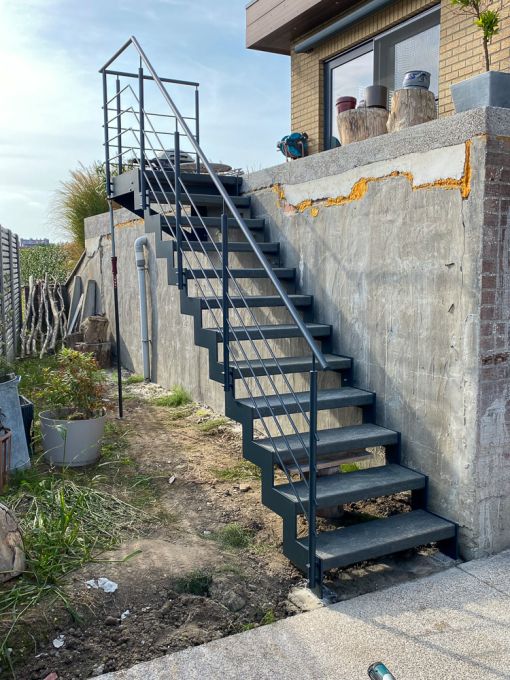 UP DOWN EXT : escalier extérieur sûr, confortable et moderne