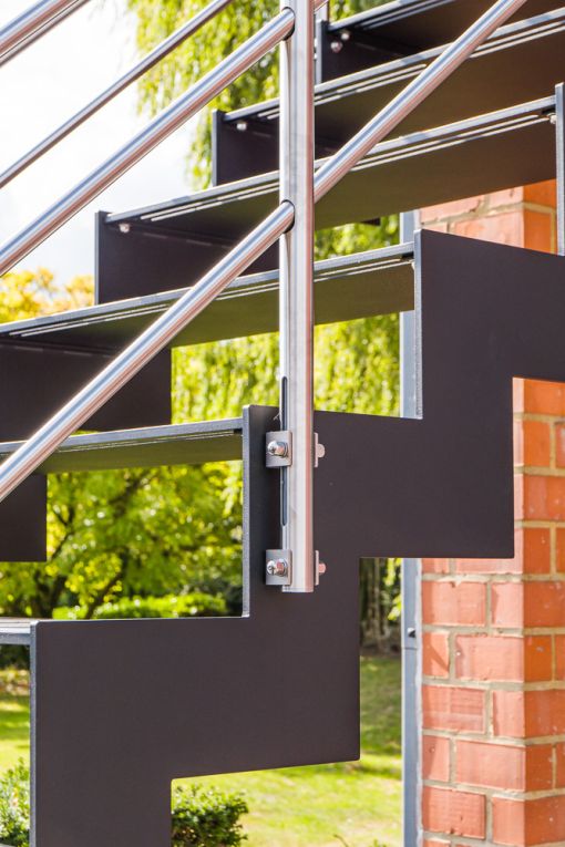 UP DOWN EXT : escalier extérieur sûr, confortable et moderne