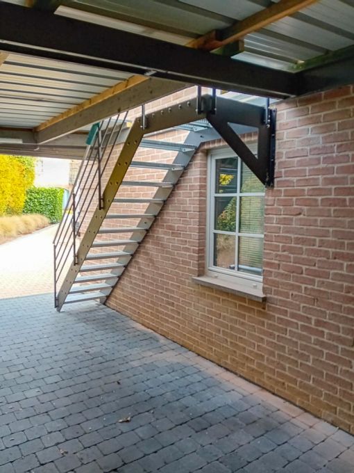 UP DOWN EXT : escalier extérieur sûr, confortable et moderne