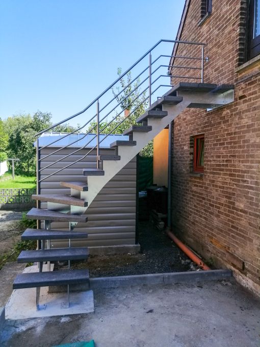 GRADE UP EXT : escalier extérieur design galvanisé et durable