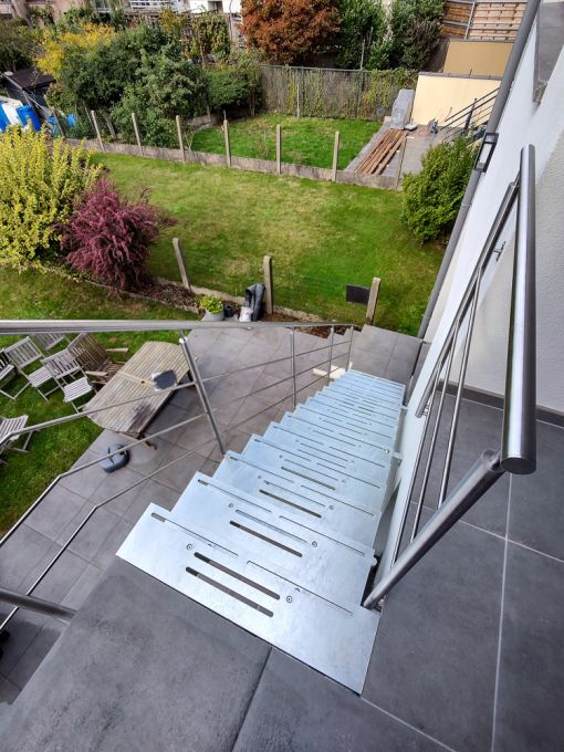 GRADE UP EXT : escalier extérieur design galvanisé et durable