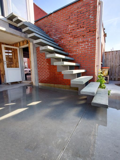 GRADE UP EXT : escalier extérieur design galvanisé et durable