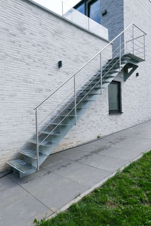 GRADE UP EXT : escalier extérieur design galvanisé et durable