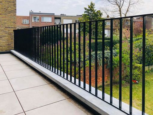 BALUSI: Hoogwaardige maatwerk balustrade BALUSI: Hoogwaardige maatwerk balustrade