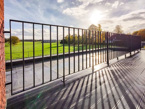 BALUSI: Hoogwaardige maatwerk balustrade BALUSI: Hoogwaardige maatwerk balustrade