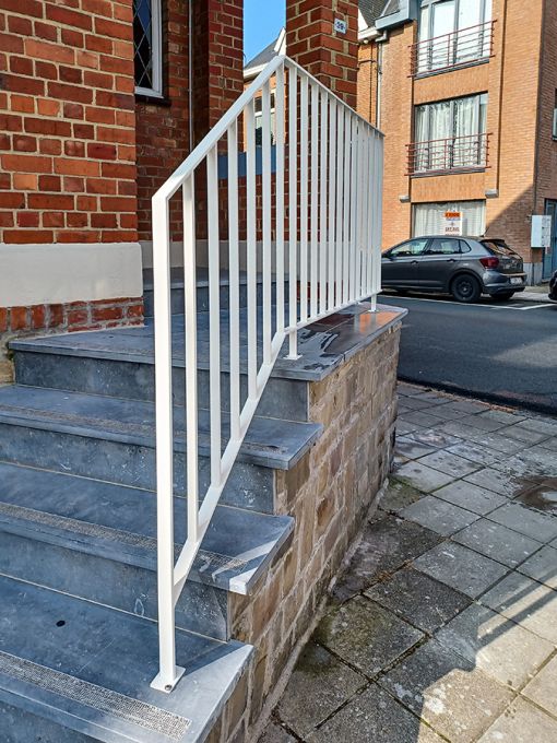 BALUSI: Hoogwaardige maatwerk balustrade BALUSI: Hoogwaardige maatwerk balustrade