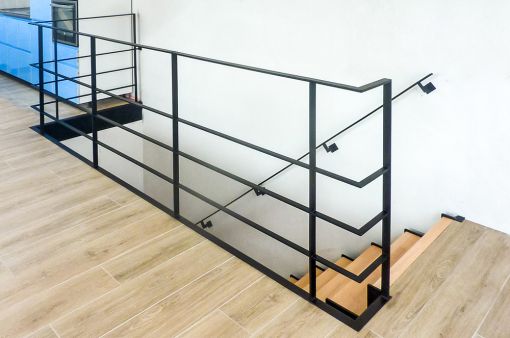BALUSTRADE INTERIEUR : sur mesure en acier