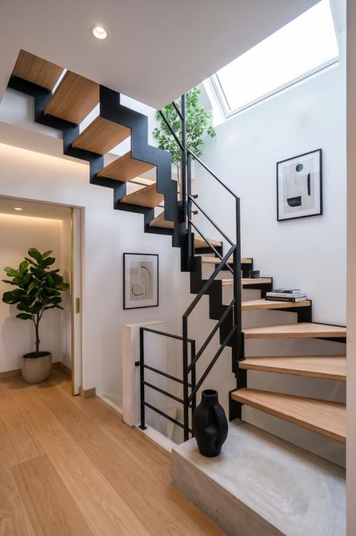 UP & DOWN : escalier intérieur design à double limon en acier