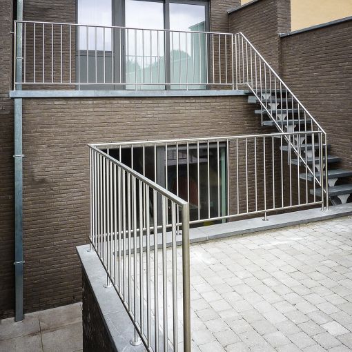 BALUSTRADE EXTERIEUR : en inox sur mesure pour terrasses et escaliers