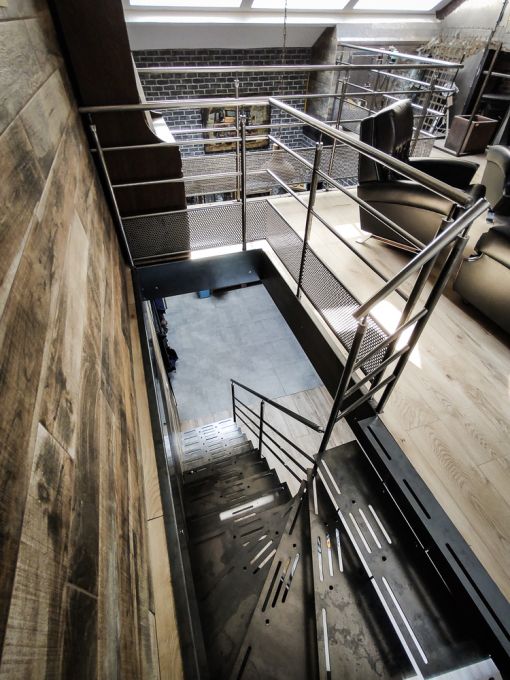 GRADE UP : escalier intérieur polyvalent pour tous les espaces