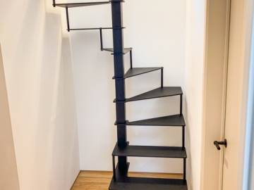Steel Up: Stalen Wenteltrap – Minimalistisch Design voor Kleine Ruimtes | SPIRA