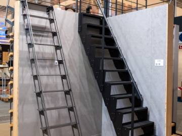 U-PIL: Compacte en Stapelbare Stalen Trap | SPIRA