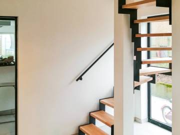 UP and DOWN : Escalier design en métal, minimaliste et moderne | SPIRA