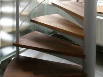 CARAKOLL 3 : escalier en colimaçon avec marches bois